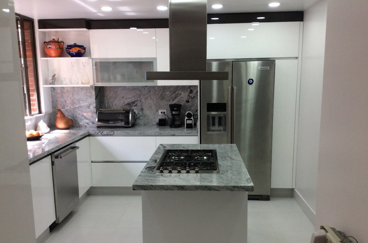 Cocina en pintura poliuretano